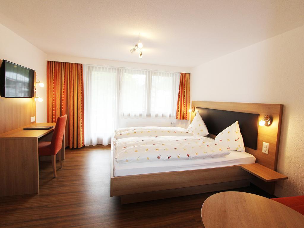 Hotel Monte-Moro Saas-Almagell Δωμάτιο φωτογραφία