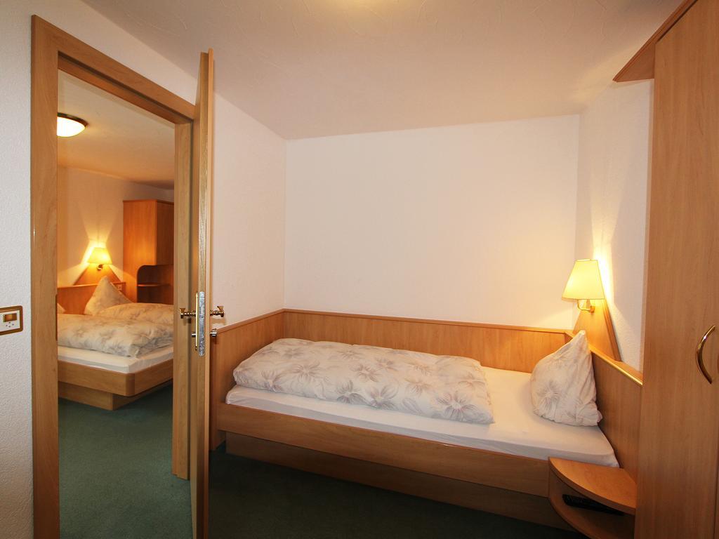 Hotel Monte-Moro Saas-Almagell Δωμάτιο φωτογραφία