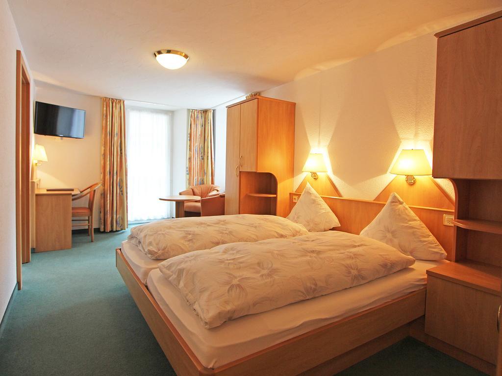 Hotel Monte-Moro Saas-Almagell Δωμάτιο φωτογραφία