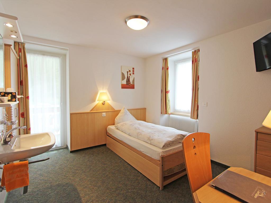 Hotel Monte-Moro Saas-Almagell Δωμάτιο φωτογραφία