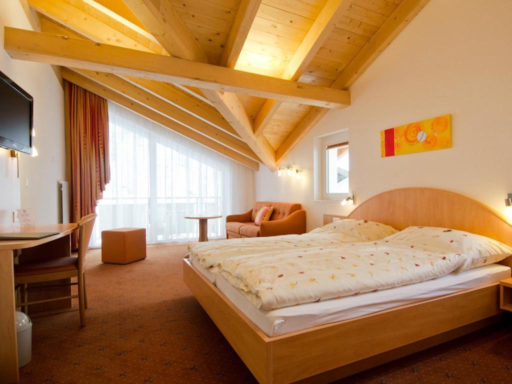Hotel Monte-Moro Saas-Almagell Δωμάτιο φωτογραφία